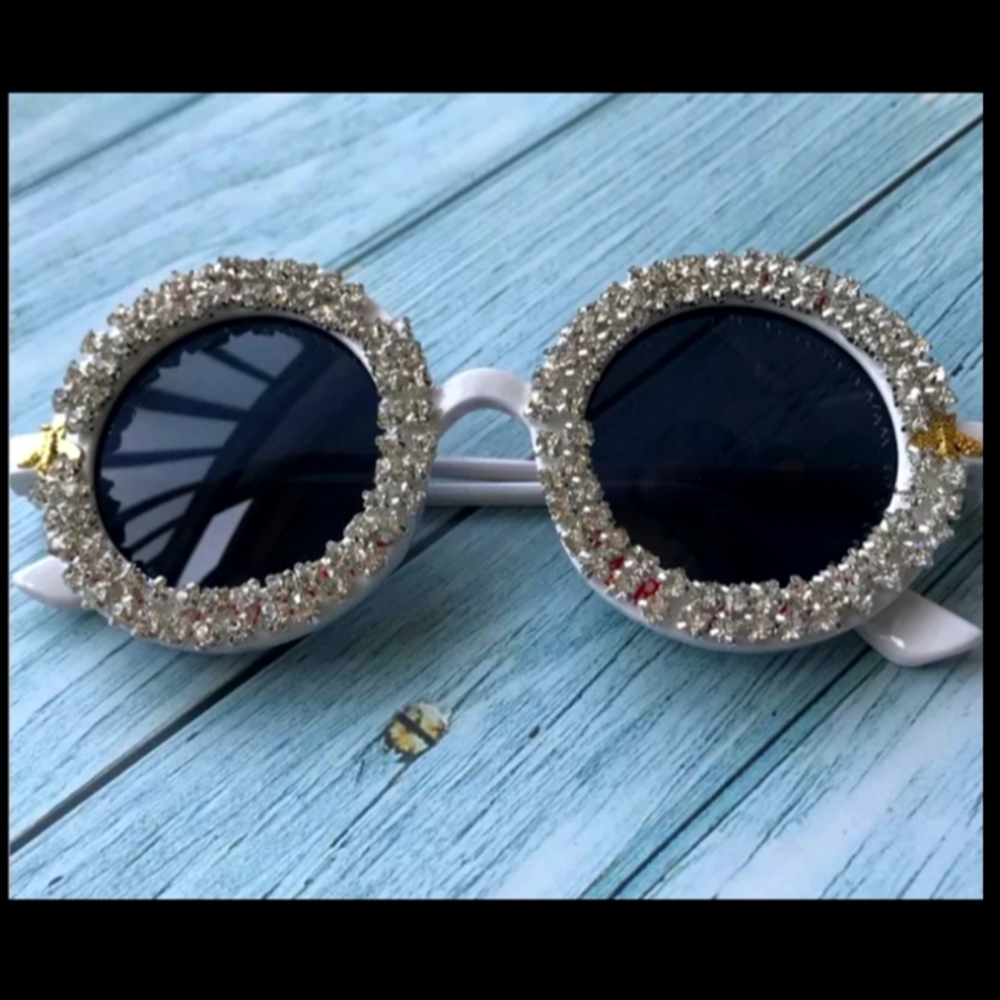 White Round Sunglasses w Crystal accent